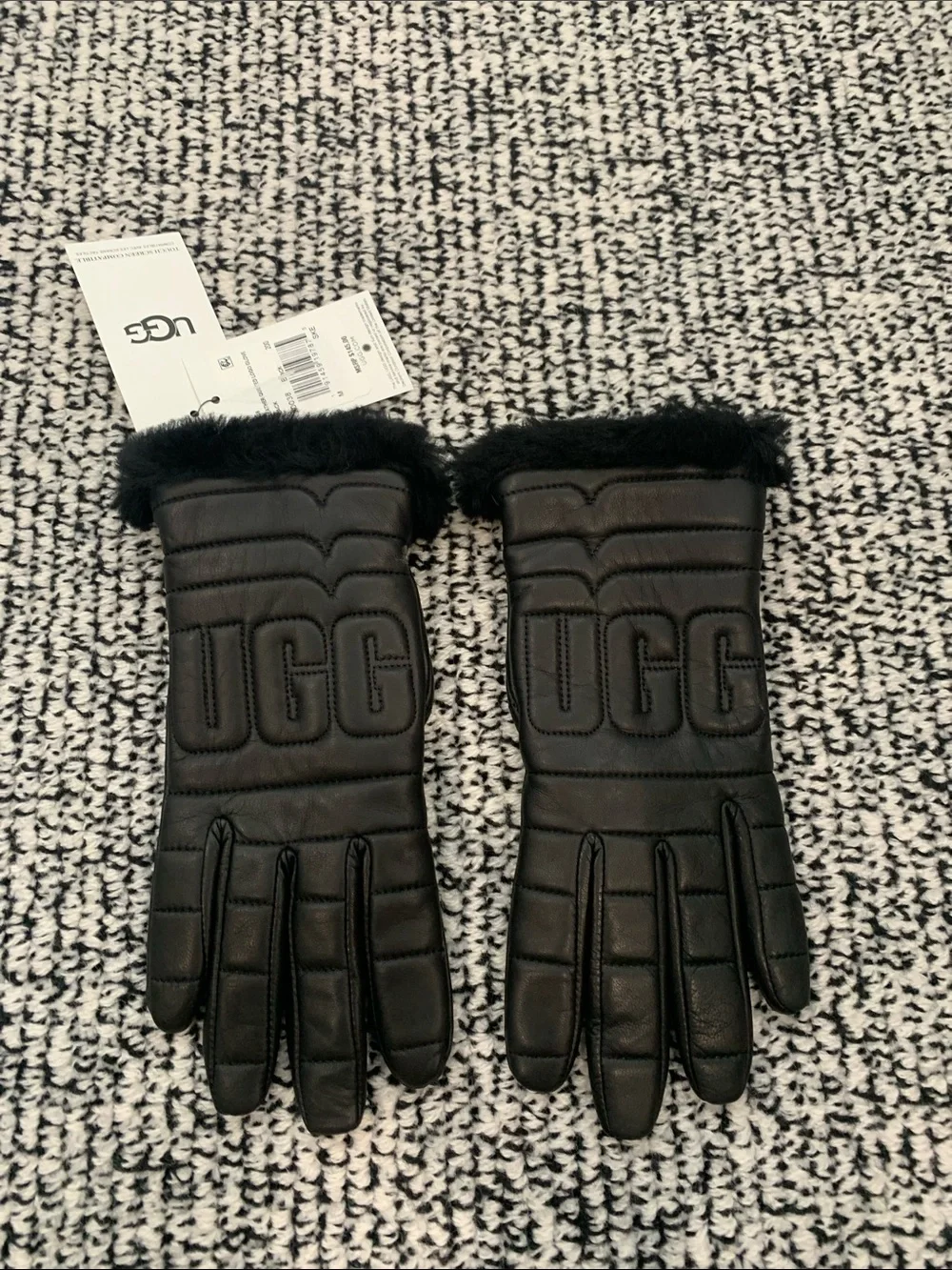 NWT UGG Black Quilted Leather Gloves with Shearling Cuff